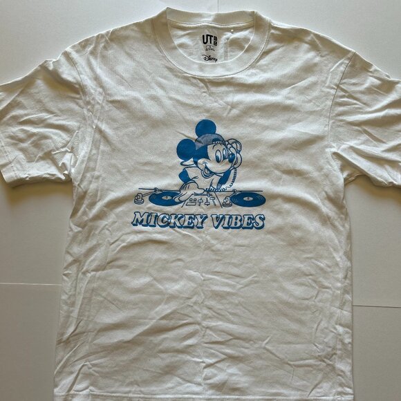Mens UNIQLO Tee - White - Picture 1 of 2